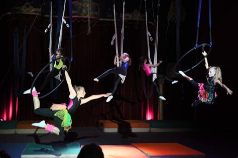 Arts Du Cirque Enfants Ecole De Cirque Fun Zone