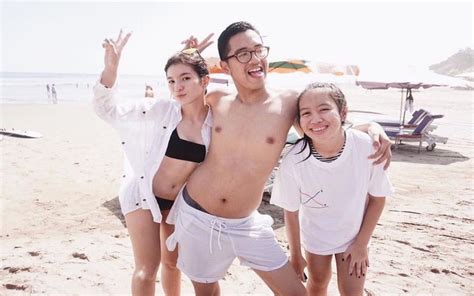 Putri Wulan Guritno Unggah Foto Berbikini Netizen Kebuka Tuh My XXX