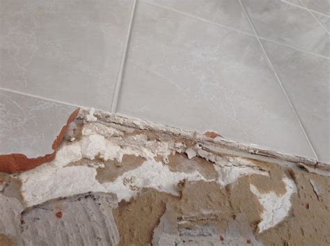 Poncer ou pas entre les couches de joint placo. Décoller carrelage du placo