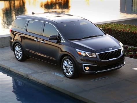 What time of year is best to buy a minivan?