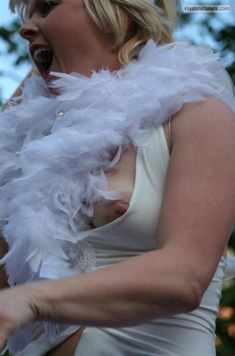 UK Bride Accidental Nip Slip Caught On Camera Boobs Flash Pics Hotwife