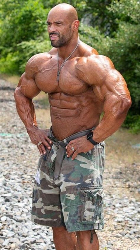 Pin By Norman Foster Zui On Strong Men Bodybuilders Men Muscle Men