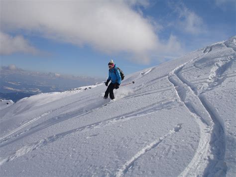 Skiing man snow free image download