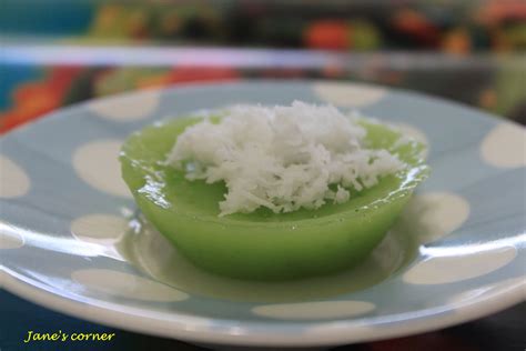 Dark brown sugar kuih kosui. Jane's Corner: 卡穗糕Kuih Kosui