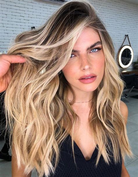 Super Cool And Attractive Balayage Highlights For 2020 Hair Color Highlights Yellow Blonde Hair