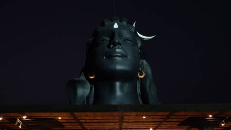 Statue Of Lord Shiva With Background Of Black 4k Hd Shiv Wallpapers
