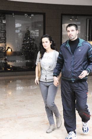 Adanalı dizisinde oynamaktan niye pişman olduğunu da açıklasaydı keşke. Γυναικείες Υποθέσεις: Mehmet Akif Alakurt 2012