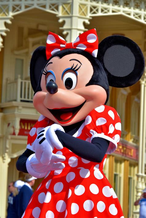 Minnie Mouse Greeting On Main Street Usa At Magic Kingdom In Orlando