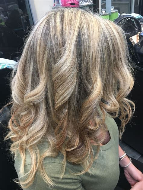 Highlights And Lowlights Curls Blonde Hair Blond Hair With Lowlights Highlights And Lowlights