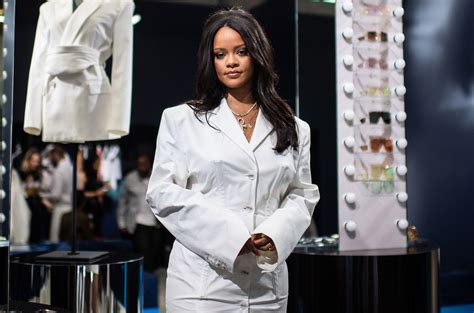 Flipboard Rihanna Becomes The Worlds Richest Female Musician With A