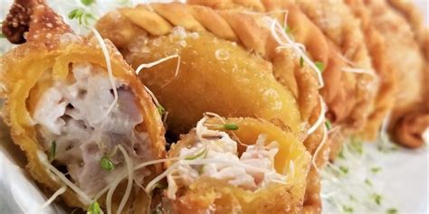 Los pastelitos o empanadas de pollo son una receta casera tradicional de las familias de habla hispana, se preparan con una fina masa y el en esta ocasión nosotros utilizaremos pollo para el relleno. Pastelillos de Pollo y Queso - Edgardo Noel