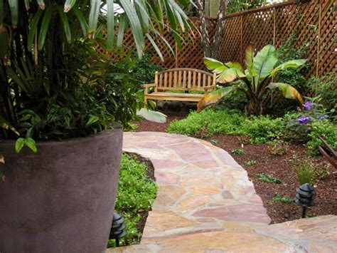 Thinking about upgrading your backyard this spring but fearful of what it might cost? 12 Budget-Friendly Backyards | DIY