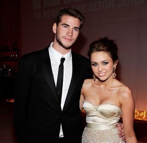People Think Miley Cyrus And Liam Hemsworth Secretly Got Married Over New
