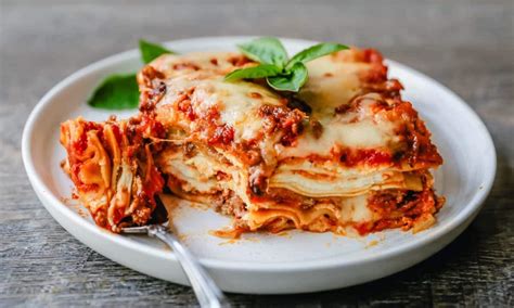 Cheesy Jamie Oliver Lasagna Recipe Thefoodxp