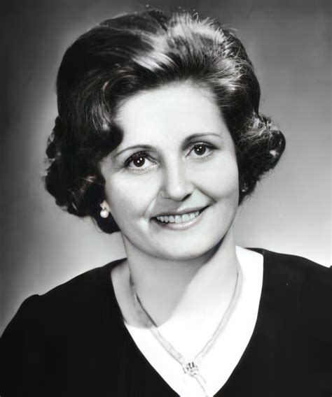 Tem sido protagonista de diversos escândalos políticos e. Lucía Hiriart - Wikipedia