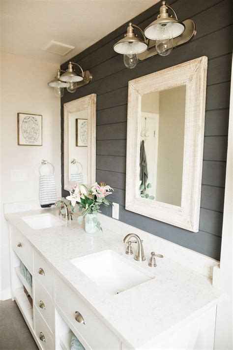 You need to have an idea of what you want to look like in your bathroom before you start fixing it. 53+ Amazing Modern Farmhouse Small Master Bathroom Ideas ...