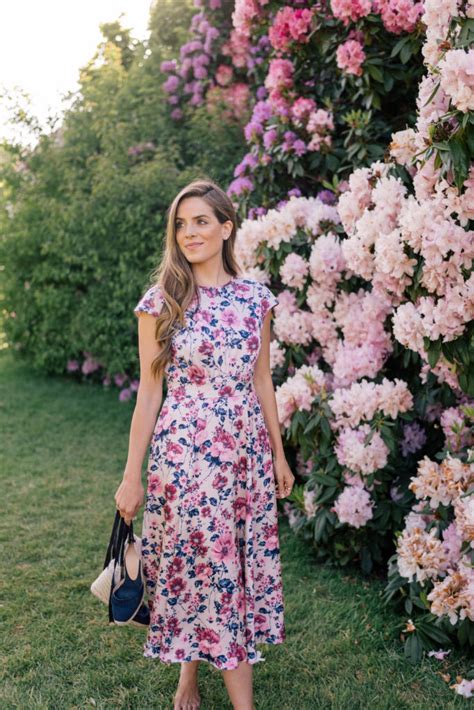 The garden glory doesn't have to wait for the wedding day. Habitually Chic® » Glam English Garden Party