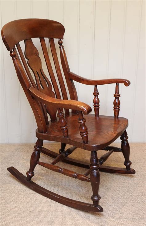 660 x 470 x 1050 mm. Farmhouse Rocking Chair - Antiques Atlas