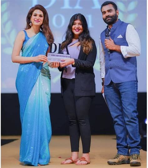 Shraddha Das In A Blue Sequin Saree At The Digital Influencer Awards