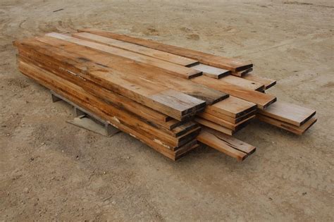 Pallet Lot Of Red Oak Rough Sawn Lumber Live And Online Auctions On