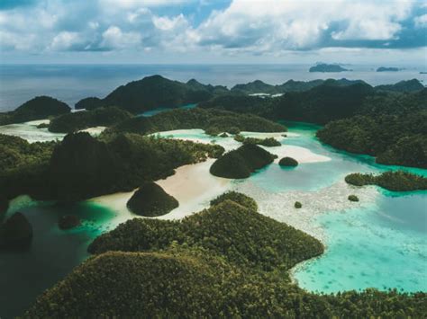 Yacht Charter Indonesia Cruising Between The Remote Islands