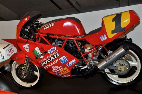 Ducati 750 Sport Racer Fabian Cortez エンジン