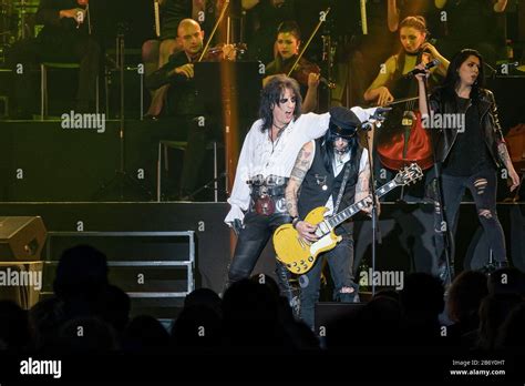 10032020 Tommy Henriksen And Alice Cooper Live On Stage At Rock