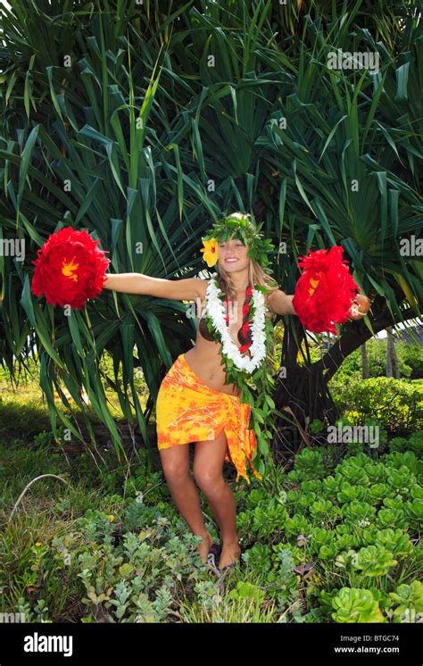 Hawaiian Hula Danced By A Teenage Girl In Hawaii Stock Photo Alamy
