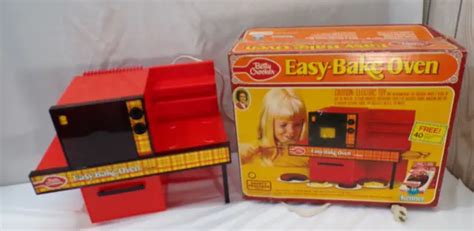 Vintage 1973 Red Betty Crocker Kenner Easy Bake Oven Kitchen Toy
