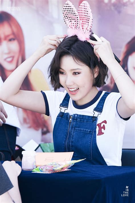 See more ideas about hwasa, mamamoo, moonbyul. Mamamoo - Hwasa | Hwasa, Mamamoo, Lesbianas