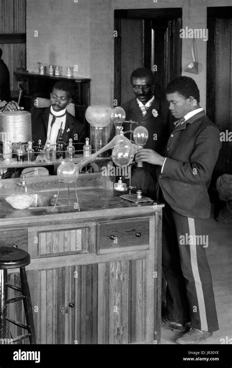 George W Carver Teaching At Tuskegee1902 Stock Photo Alamy
