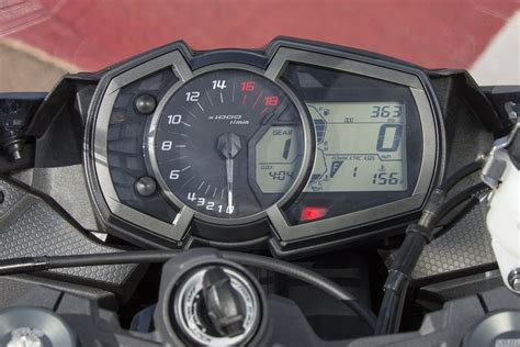 I'v got the kawasaki 250r 2008 model, i was able to hit 180 km/h just as i hit the 13,000 rpm range, could have pushed her more but not wanting to do damage, that's what i got out of heranswer105mph. Kayaknya Top Speed Kawasaki Ninja ZX-25R Memang Cuma 160 ...