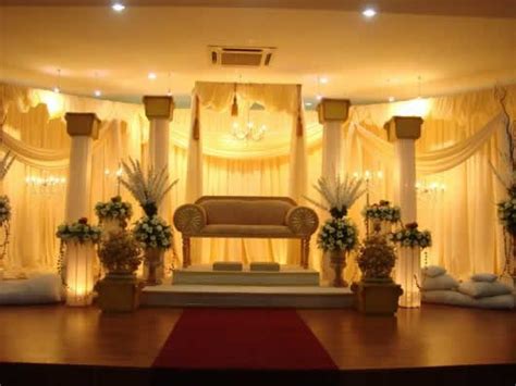 Tak perlu bingung untuk memilih desainnya, karena brilio.net akan memberimu inspirasi pelaminan rumah yang elegan dan modern. 55 Gambar Dekorasi Pelaminan Minimalis Modern Dan Klasik ...