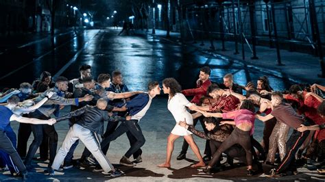 Nicht nur, weil die uraufführung am 26. 'West Side Story' Review: Ivo Van Hove's New Broadway ...