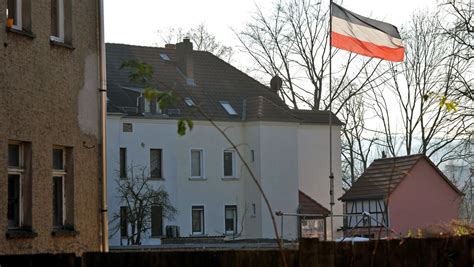 Guests can take advantage of such. Jena: LKA Thüringen durchsucht das "Braune Haus" - DER SPIEGEL
