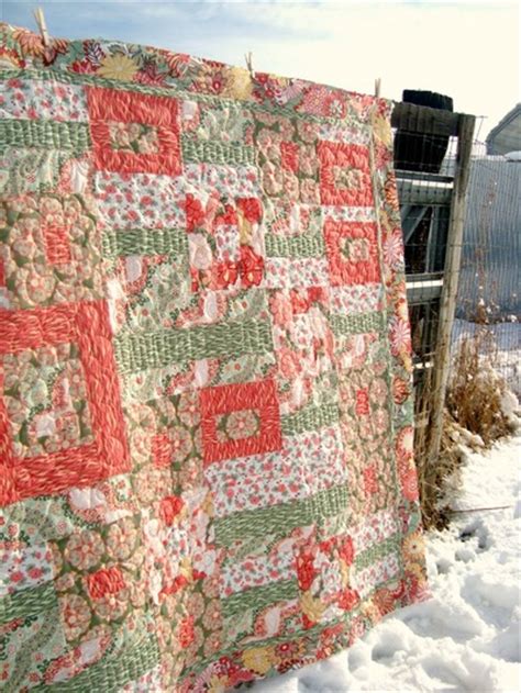 There are no borders to sew, making it even easier. Rococo Gardens Quilt | AllFreeSewing.com