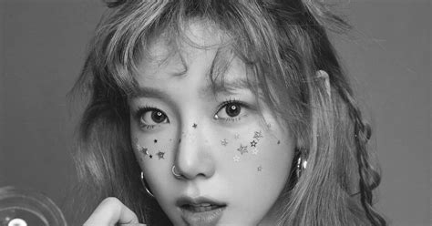 Taeyeon Girls Generation Oh Gg Season S Greetings 2020 A4 Poster Mini Brochure Preview Ggpm