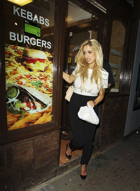 Chantelle Houghton Buys A Kebab After Late Night Out In Essex Irish