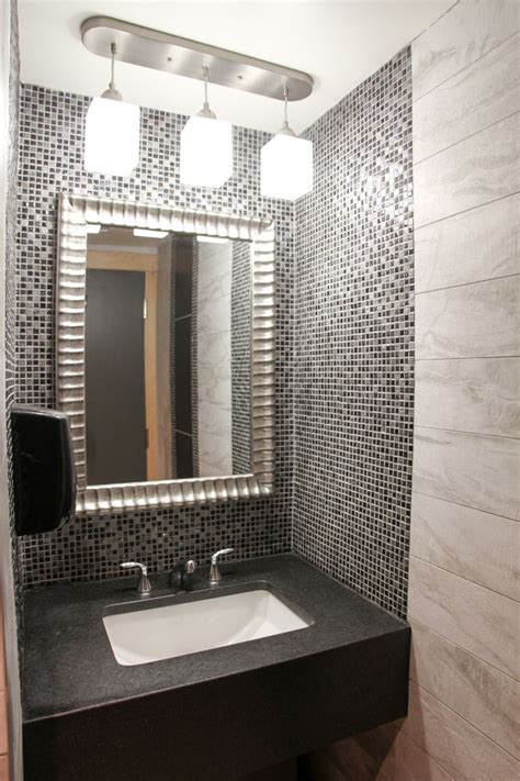 Polished edge bath mirror features sleek, polished edges and a classic frameless design. Vanite-design-commercial-salle-de-bain_LM-Design-Interieur ...