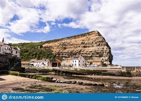 Staithes North Yorkshire Uk A View Of Staithes Harbour And T Stock