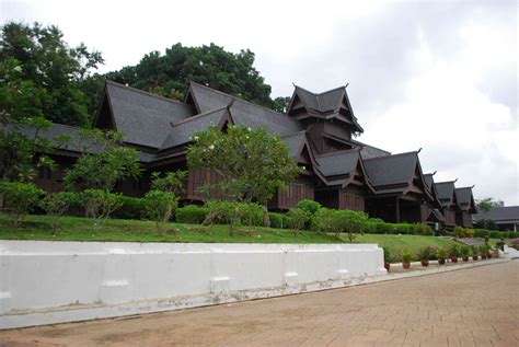 Visiting Malaccas Sultanate Palace Museum In Malaysia