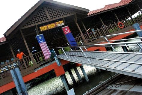 There are a lot of local batu pahat attractions for tourist to visit in batu pahat. Homestay Batu Pahat: Tempat Menarik