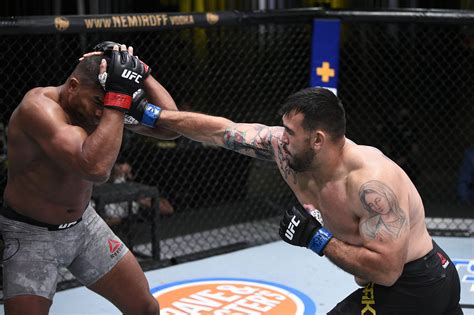 What Is Ufc Heavyweight Augusto Sakais Mma Record