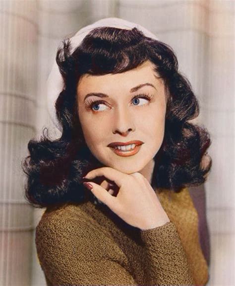 A Dark Haired Beauty In 2021 Vintage Hairstyles Beauty Hair Styles