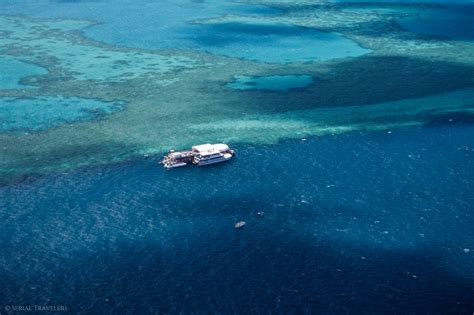 Serial Travelers Australie Survol Great Barrier Reef30 Hardy Reef Heart