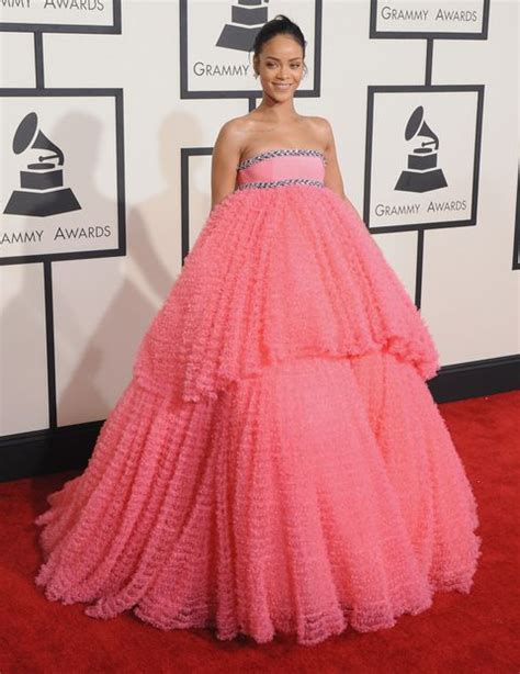 Rihanna Pink Tulle Gown At Valerian Premiere In La Rihanna Pink Giambattista Valli Gown
