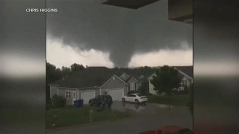 Video Tornadoes Tear Through Midwest Abc News
