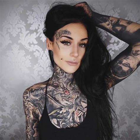 Lista 90 Foto Mujeres Tatuadas De La Cara Mirada Tensa