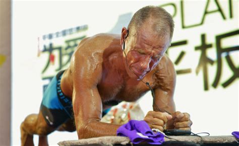 62 year old attempts to break record for world s longest plank wfla