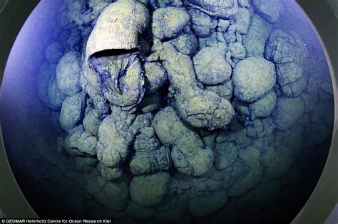 Stunning Images Reveal Underwater Volanoes In Mesmerising Detail